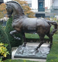 cheval au jardin bourdelle (002).jpg